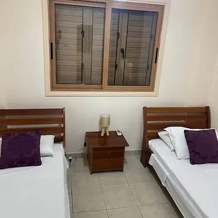 Villa Palm 3 Bedrooms - Sleeps 6 *