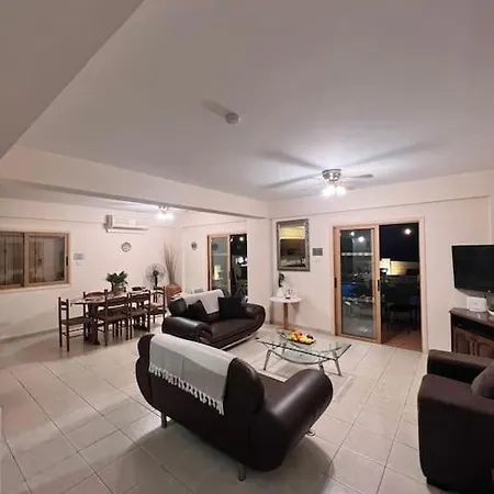 Villa Palm 3 Bedrooms - Sleeps 6